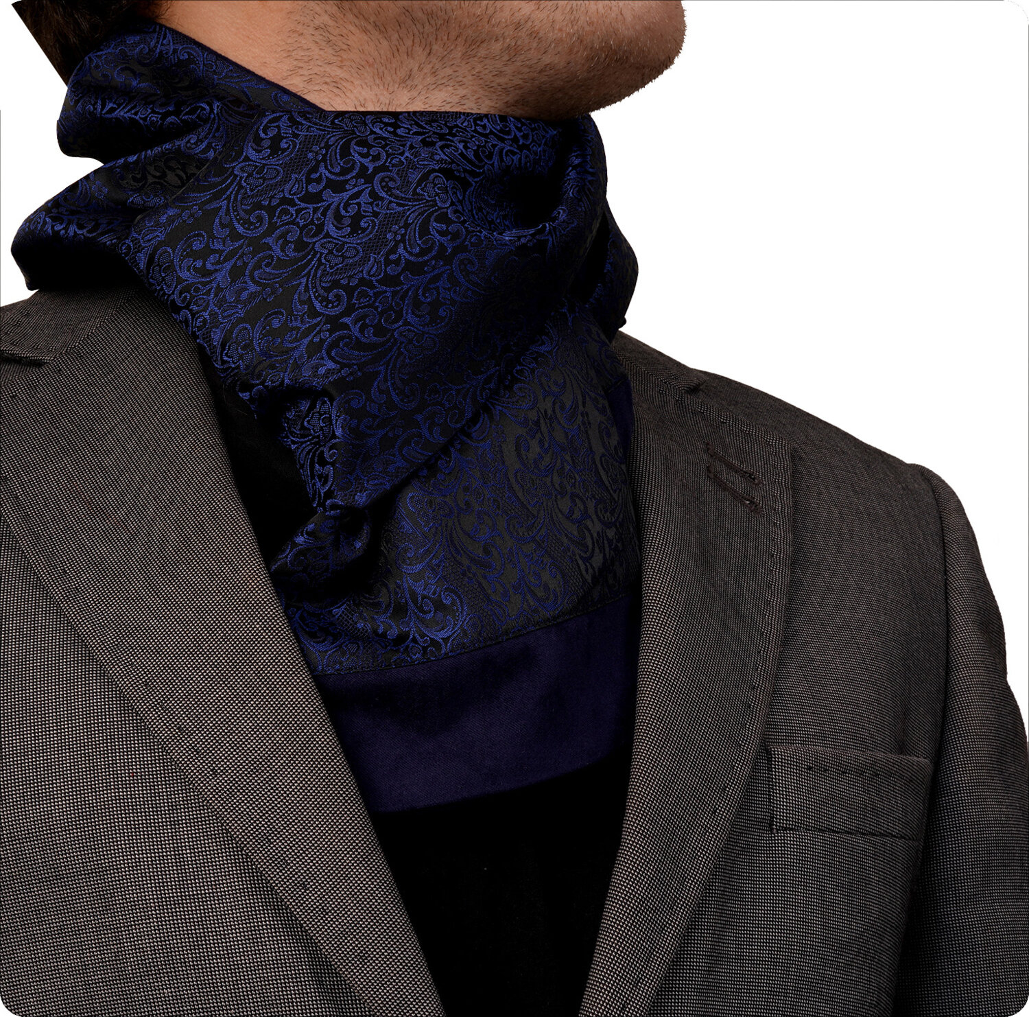 Эксклюзивный сине-черный шарф-палантин Exve с рисунком пейсли, выполненный в технике жаккард, двусторонний.