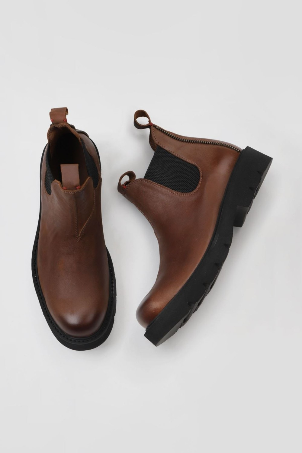 Ботинки для мужчин Bueno из коричневого замши