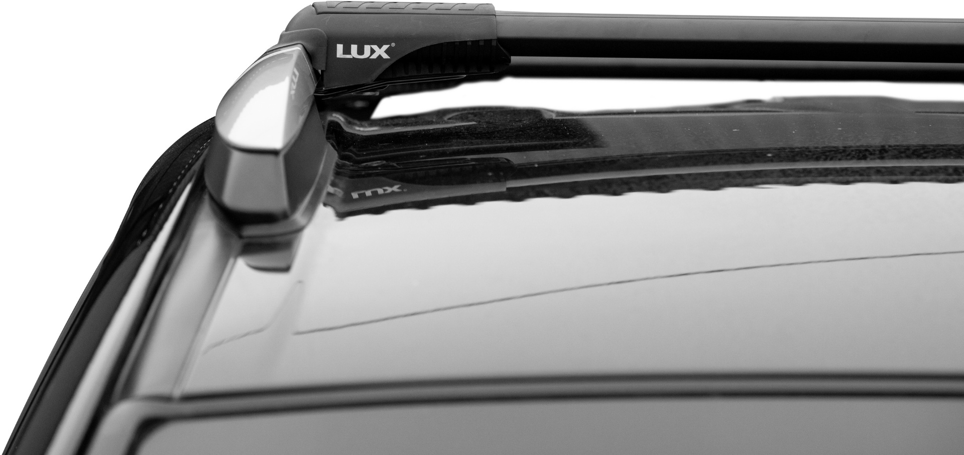 LUX Hunter Black