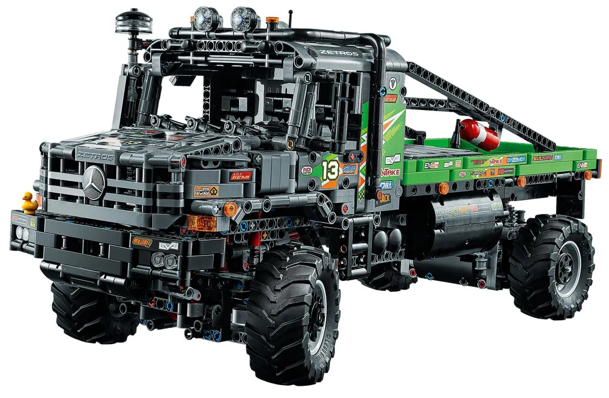 Конструктор LEGO TECHNIC Полноприводный грузовик-внедорожник Mercedes-Benz Zetros 42129